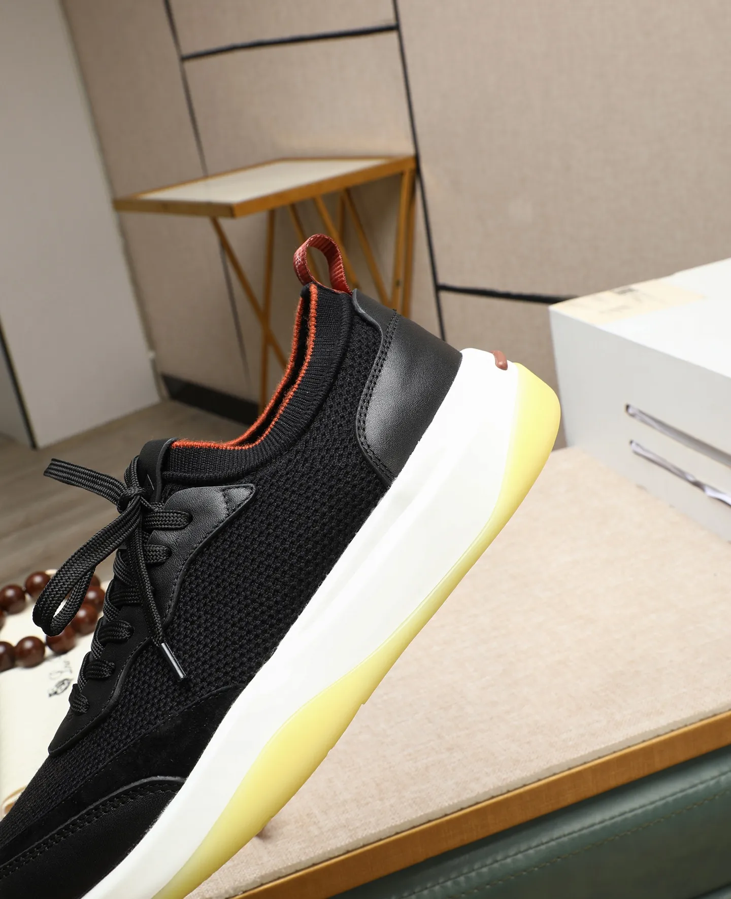 Men's shoes 💰620 🔥𝐥𝐨𝐫𝐨 𝐏𝐢𝐚𝐧𝐚 lp classic loafers, an Italian treasure brand, the only brand that can match Hermès! Only after wearing it do we realize that we can’t live up to our feet. The upper is made of imported first-layer cowhide with breathable fly-knit fabric, water-dyed cowhide foot pads, and the official original glass rubber outsole and pendant. Exclusive original packaging (tag ➕ brand paper ➕ outer box ➕ hand bag) code number: 38-44. Can be customized 45-46